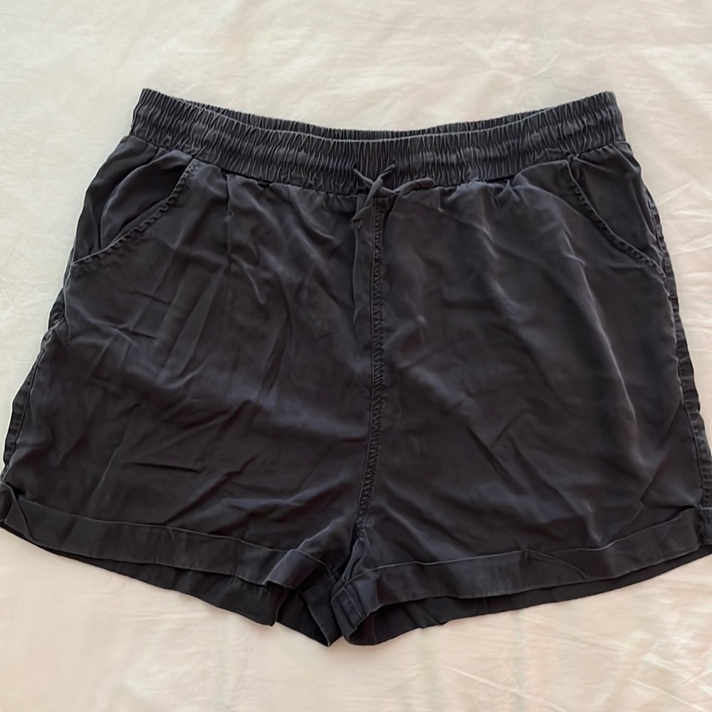 UNIVERSAL THREAD dark gray shorts - Picture 1 of 4